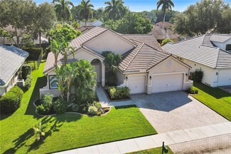 3270 Overlook Rd, Davie, FL 33328