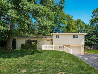 1098 Stanhope Dr, Columbus, OH 43221