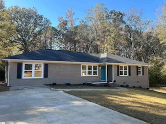 226 Lakewood Dr, Clinton, SC 29325