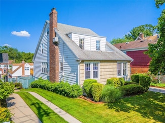 3611 204th St, Bayside, NY 11361