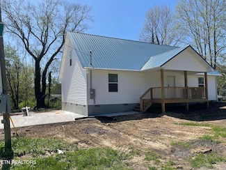 201 S Douglas Ave, Rockwood, TN 37854