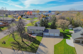 206 Pine St SW, New London, MN 56273