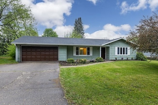 14 S 3rd St, Darien, WI 53114