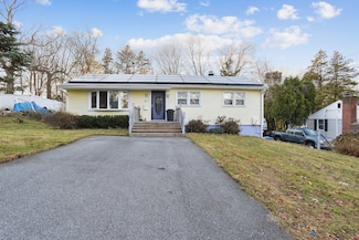 65 Dydo Dr, Uncasville, CT 06382