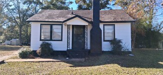 240 S 1st St, Valley, AL 36854