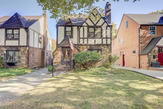 50-15 245th St, Flushing, NY 11362