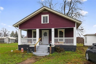 417 Laclede Ave, Brookfield, MO 64628