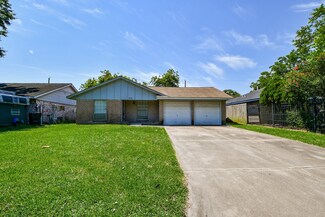 618 Hollyvale Dr, Houston, TX 77060