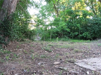 2113 E 41 St, Kansas City, MO 64130