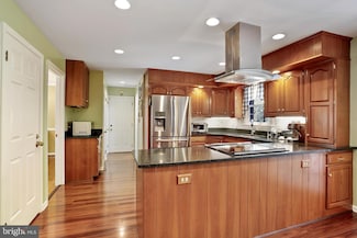 20901 Lochaven Ct, Gaithersburg, MD 20882