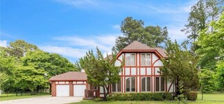 404 Gleneagles Ct, Fayetteville, NC 28311