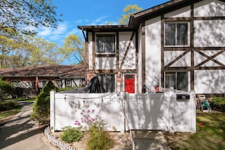 71 Birchwood Rd, Medford, NY 11763