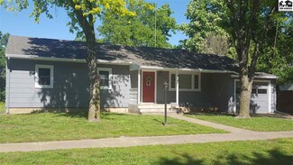416 S Chestnut St, Lindsborg, KS 67456