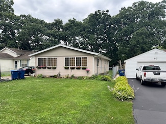 104 Oak Knoll Dr, Lake Villa, IL 60046