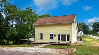 403 Harrison St, Hope, IN 47246