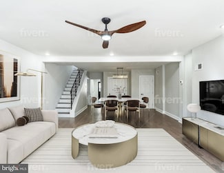 382 Martin St, Philadelphia, PA 19128
