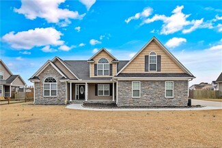 443 Oakridge Dr, Raeford, NC 28376