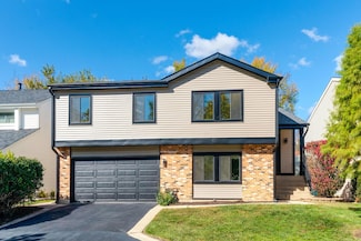 112 Ironwood Ct, Rolling Meadows, IL 60008