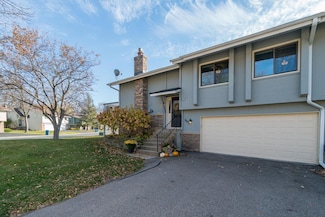 6970 Pima Ln, Chanhassen, MN 55317