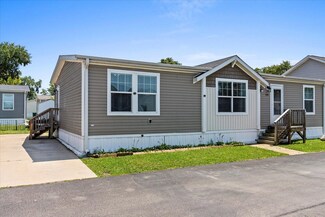 1018 10th St, Winnetka, IL 60093