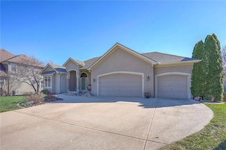 9915 Woodstock St, Lenexa, KS 66220