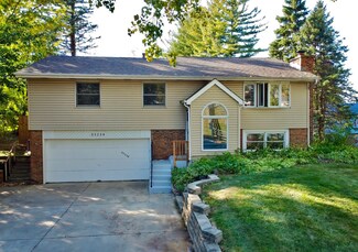35238 N Sheridan Dr, Ingleside, IL 60041