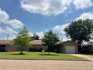 302 Mustang St, Fritch, TX 79036
