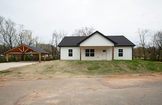3 Caulk Dr, Ethridge, TN 38456