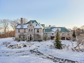 3432 N Lake Dr, Milwaukee, WI 53211