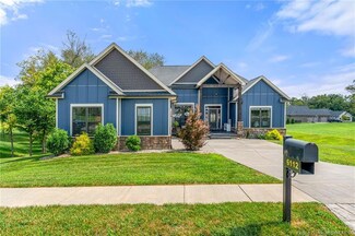 6112 Jackson Fields Dr, Charlestown, IN 47111