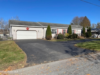 2 Carroll St, Queensbury, NY 12804