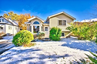 345 Ash Ave, Wood Dale, IL 60191