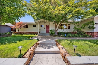3337 Monteglen Ct, Carmichael, CA 95608