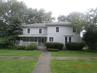519 N Locust St, Momence, IL 60954