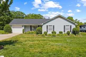 105 Woodland Rd, Mauldin, SC 29662