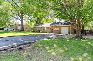 7727 Richland Ave, Kansas City, KS 66111