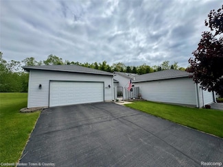 3101 E Telluride Unit 146, Brighton, MI 48114