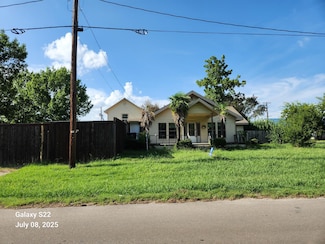 225 E Oneal St, Wills Point, TX 75169