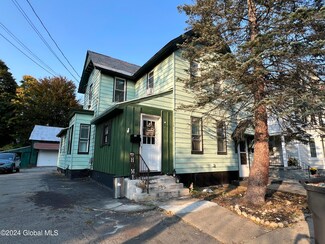 10 Auburn Place, Glens Falls, NY 12801