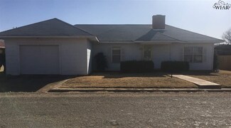 311 Marietta St, Crowell, TX 79227