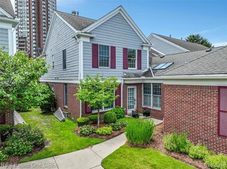 9002 Harbor Place Dr, St. Clair Shores, MI 48080