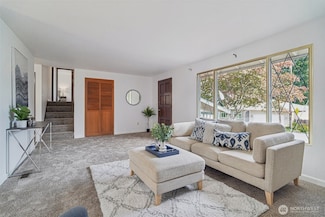 1261 150th Ave SE, Bellevue, WA 98007