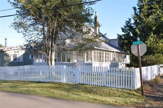 4402 L Place, Seaview, WA 98644