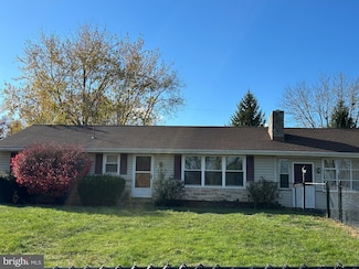 1950 Reservoir Dr, Carlisle, PA 17013