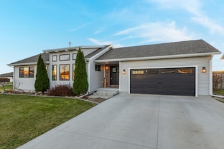 125 Craig Ct, Brookings, SD 57006