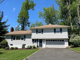 15 Clover Ct, Cedar Grove, NJ 07009