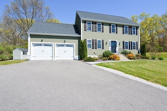 15 Sycamore Ln, Blackstone, MA 01504