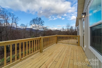 241 Granny Smith Dr, Waynesville, NC 28786