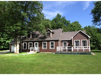 126 Bristol Cliffs Dr, Bristol, VT 05443