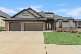 3941 E Woodhue St, Springfield, MO 65802